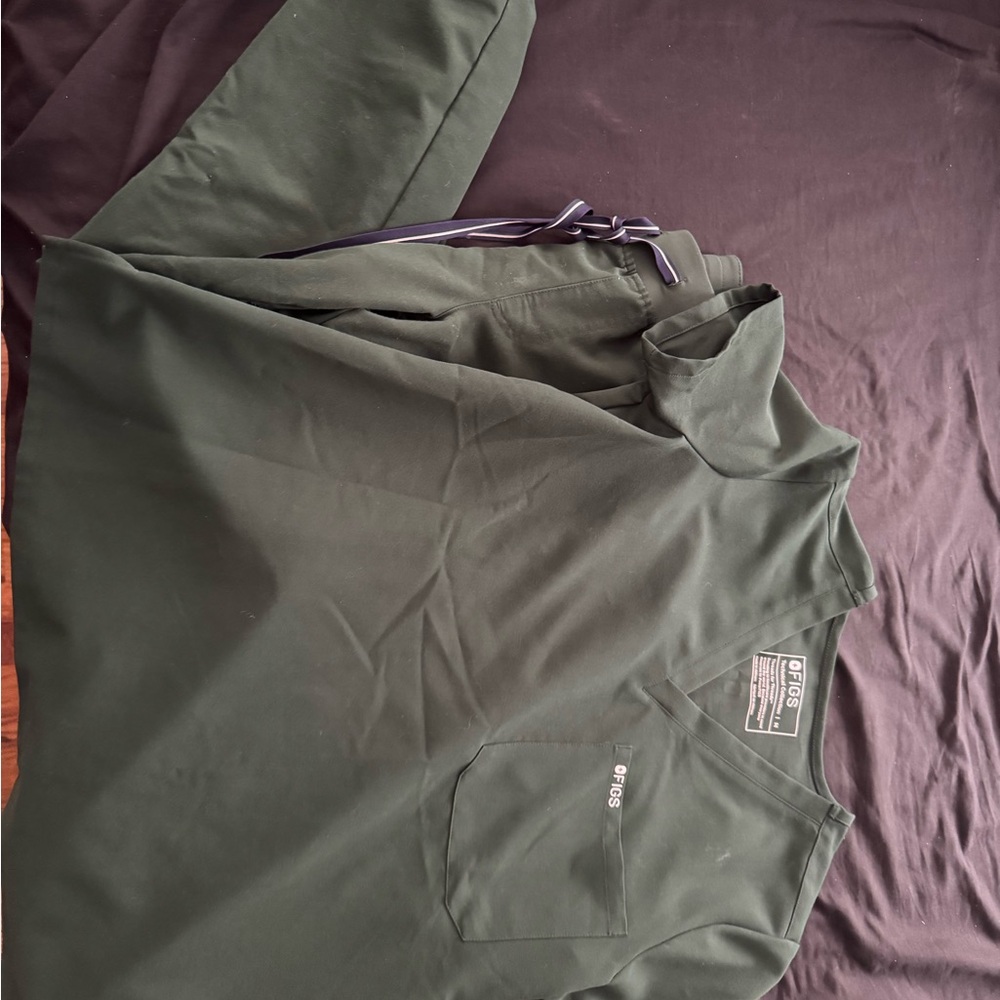 FIGS British Racing Green Scrub Set